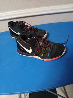 Boys Nike Tennis Shoes Sz 3y