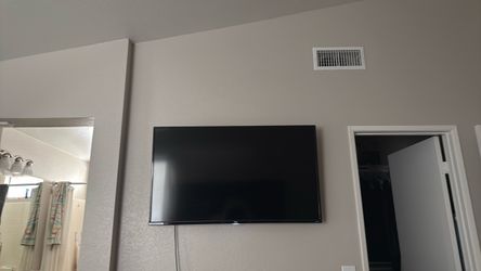 Flat Screen TV Wall Mounted
