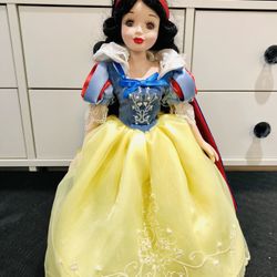 Disney Snow White Porcelain Doll