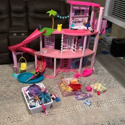 Barbie Dream House 