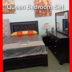 🥰 Black Queen Bedroom Set