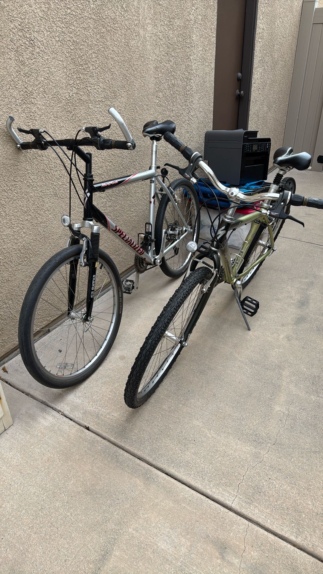 Specialized Bikes,  Hard rock and Expedition 