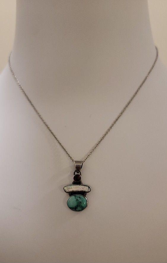 .925 Sterling Silver Pendant/Chain