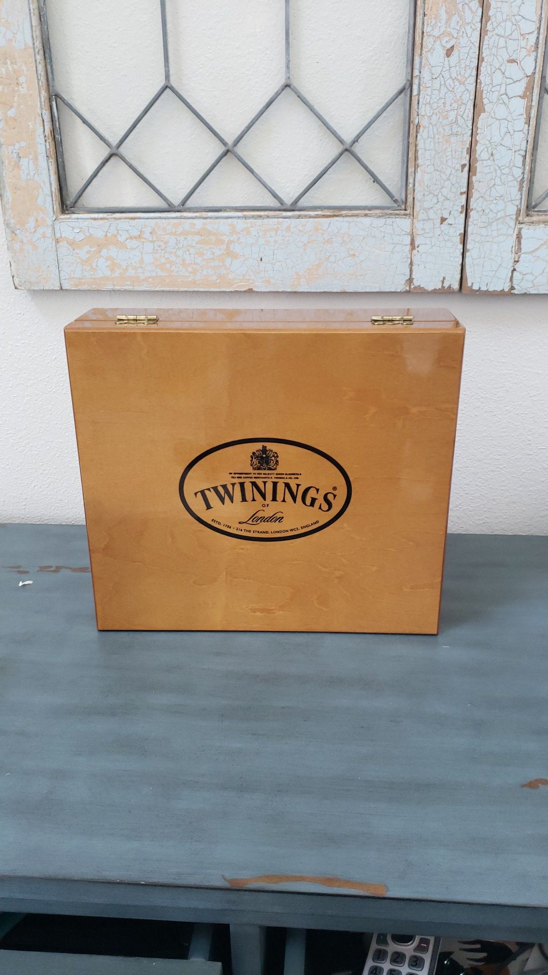 Twinings wood tea box
