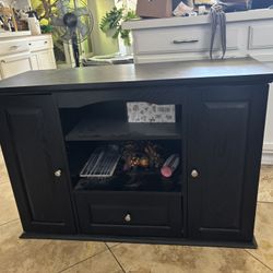 Entertainment/ TV Stand 