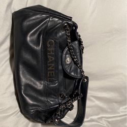 Chanel Bag - Authentic 