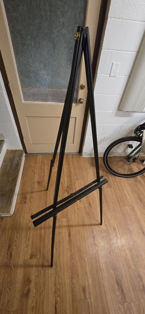 Easel / Stand