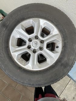 2018 Toyota Wheels 265 70 17 Bridgestone
