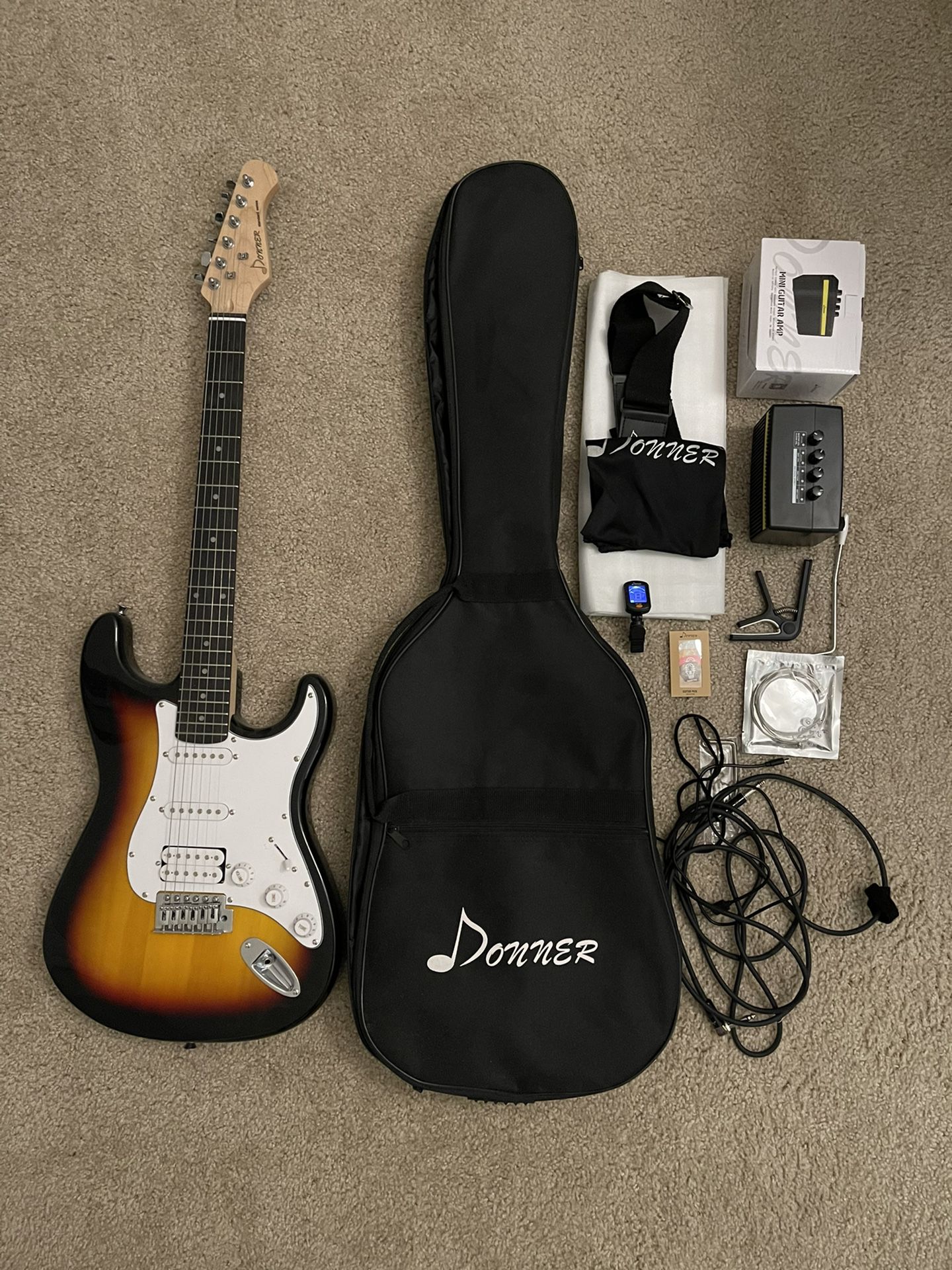 Donner 39 Inch Electric Guitar Beginner Kit Solid Body Full Size Sunburst HSS for Starter, with Amplifier, Bag, Digital Tuner, Capo, Strap, String