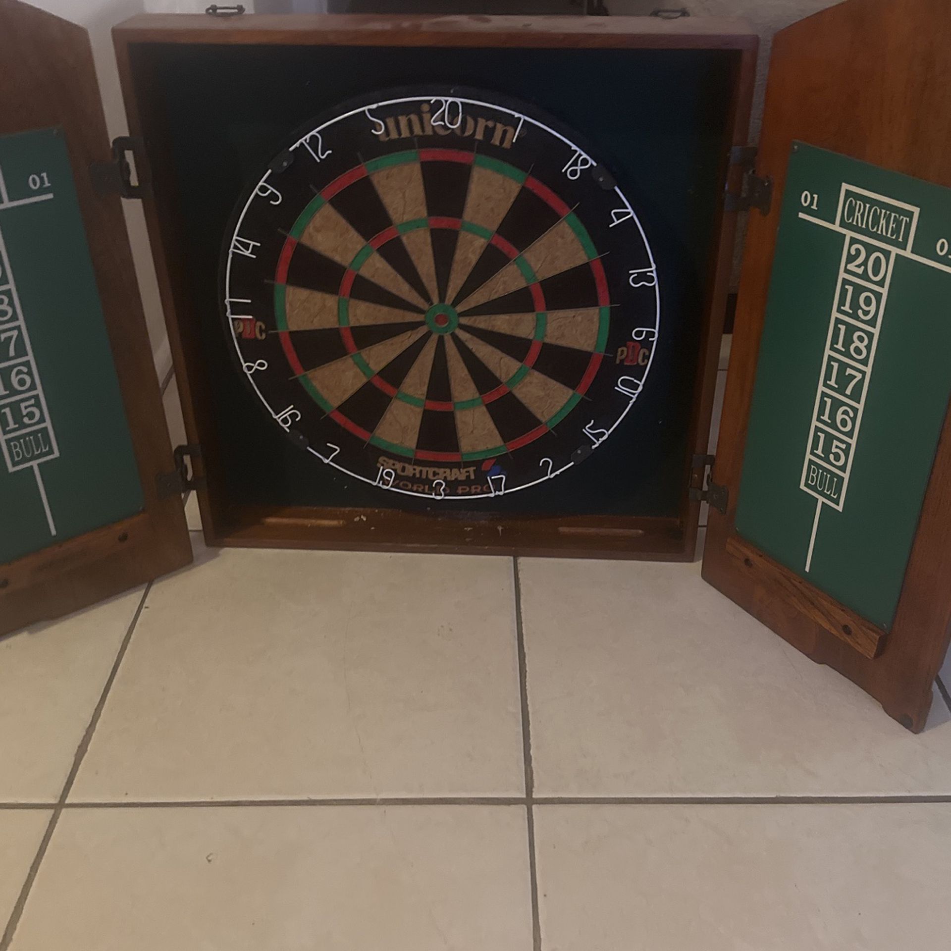 bulls eye dart board
