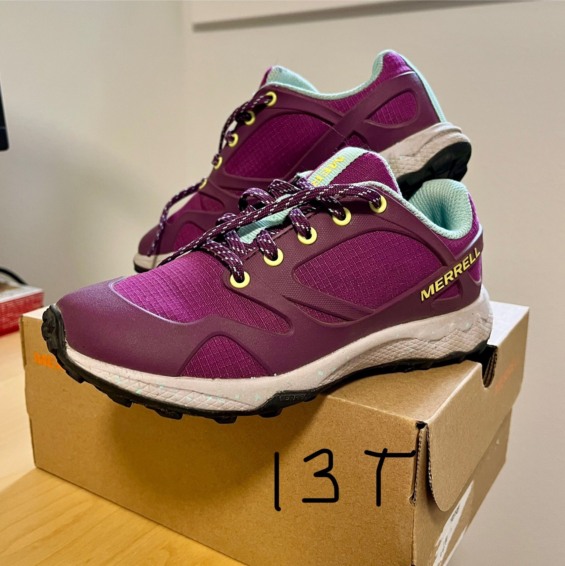 Merrell Hiking Shoes, Kids 12/13
