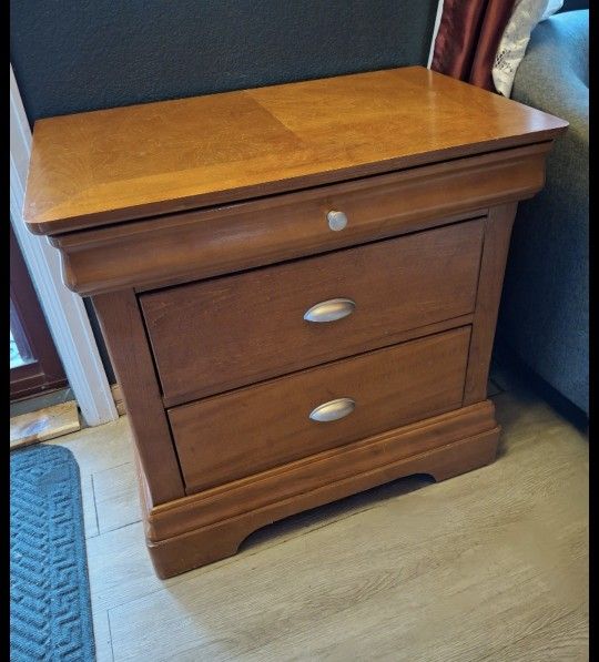 Single Nightstand