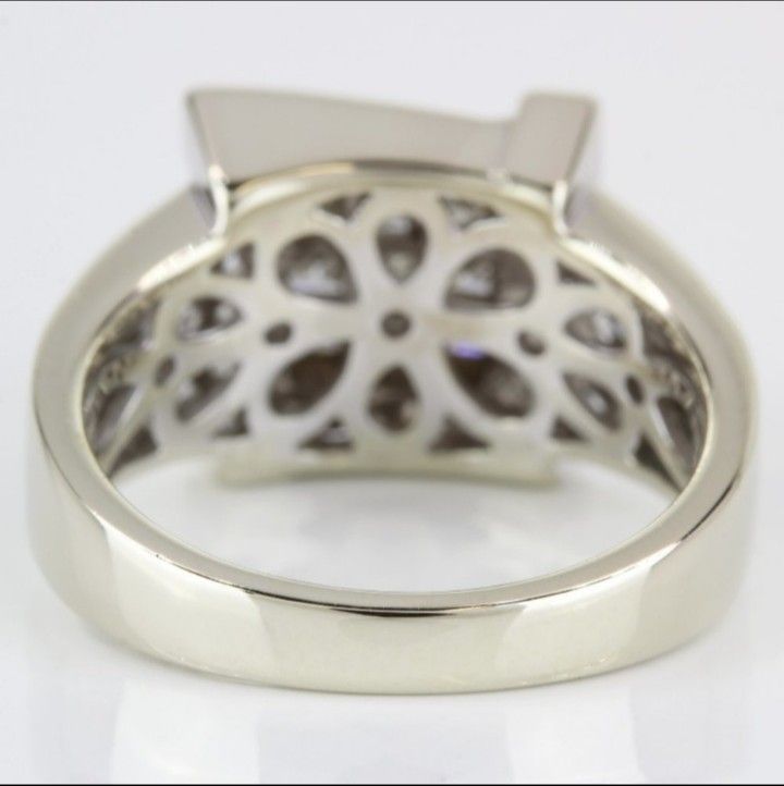 14k Gold Princess + Round Diamond Ring