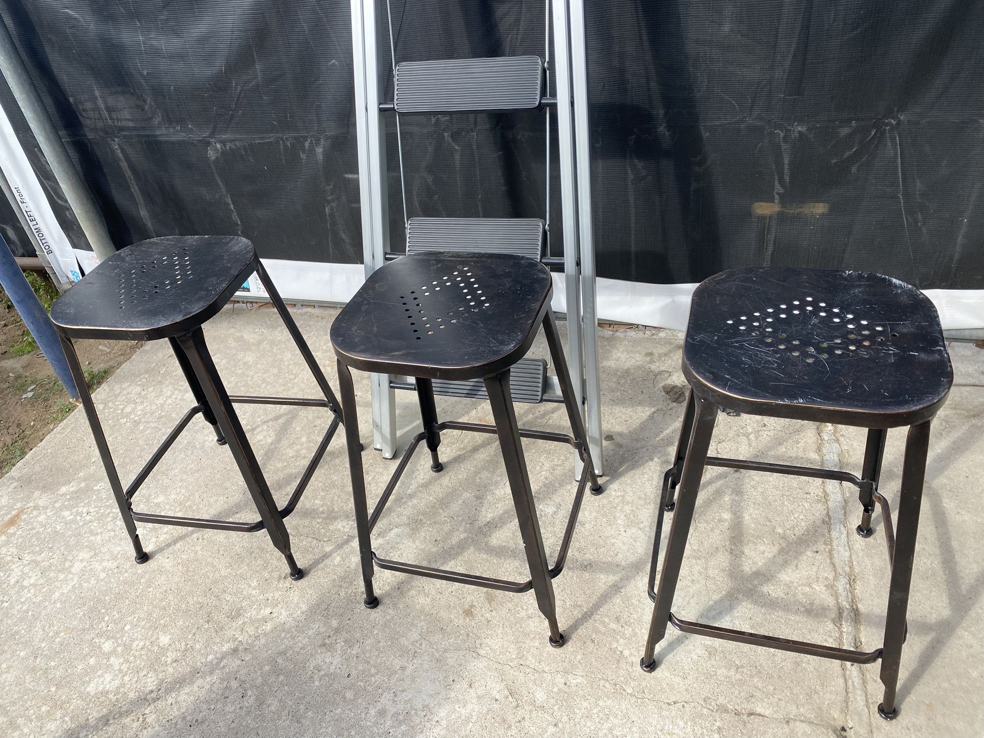 3 Stools 