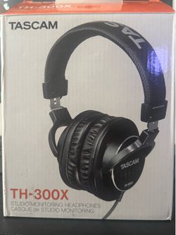 Tascam - TH-300X Studio Monitor Headphones