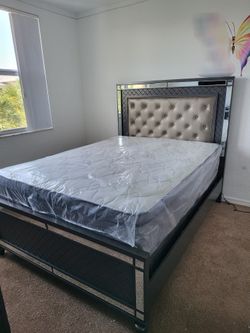NEW QUEEN PILLOW TOP MATTRESS WITH BOX SPRING