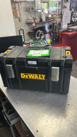 1003 Dewalt Tool Box W/ Top & Side Handles 578879