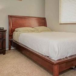 Full size bed with Casper mattress