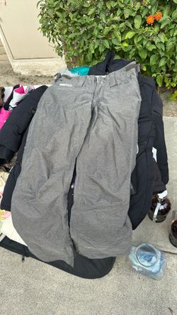 Women’s snowboarding pants