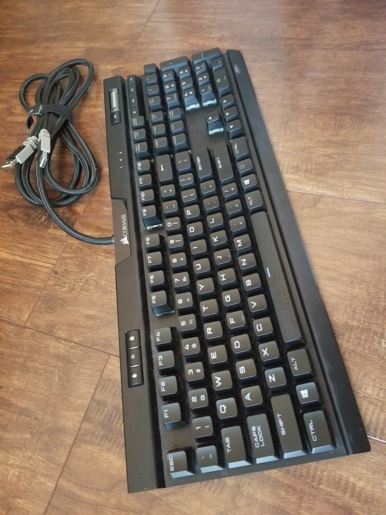 Corsair K70 mechanical keyboard MX Cherry Red switches
