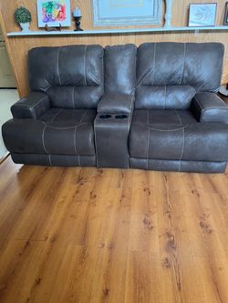 Recliner sofa, electric, USB ports, cups holder, storage box