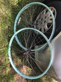 Bike wheelset origin 8, aqua green 24 diameter