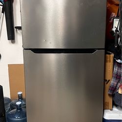 Insignia Refrigerator – Great Condition