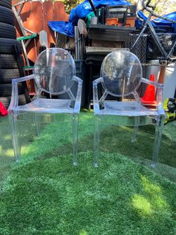 Set of 2 Clear Ghost Dining Armchairs – Oval Back Transparent Acrylic Style