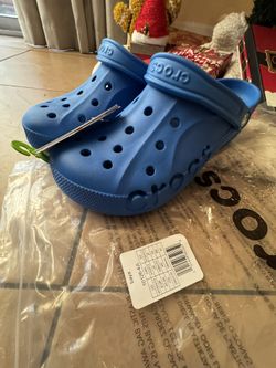 New Crocs- Men's 10/ Women's 12