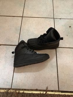 Nike ACG boots barely worn
