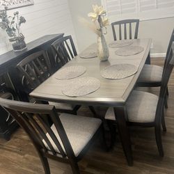 Dinning Table 