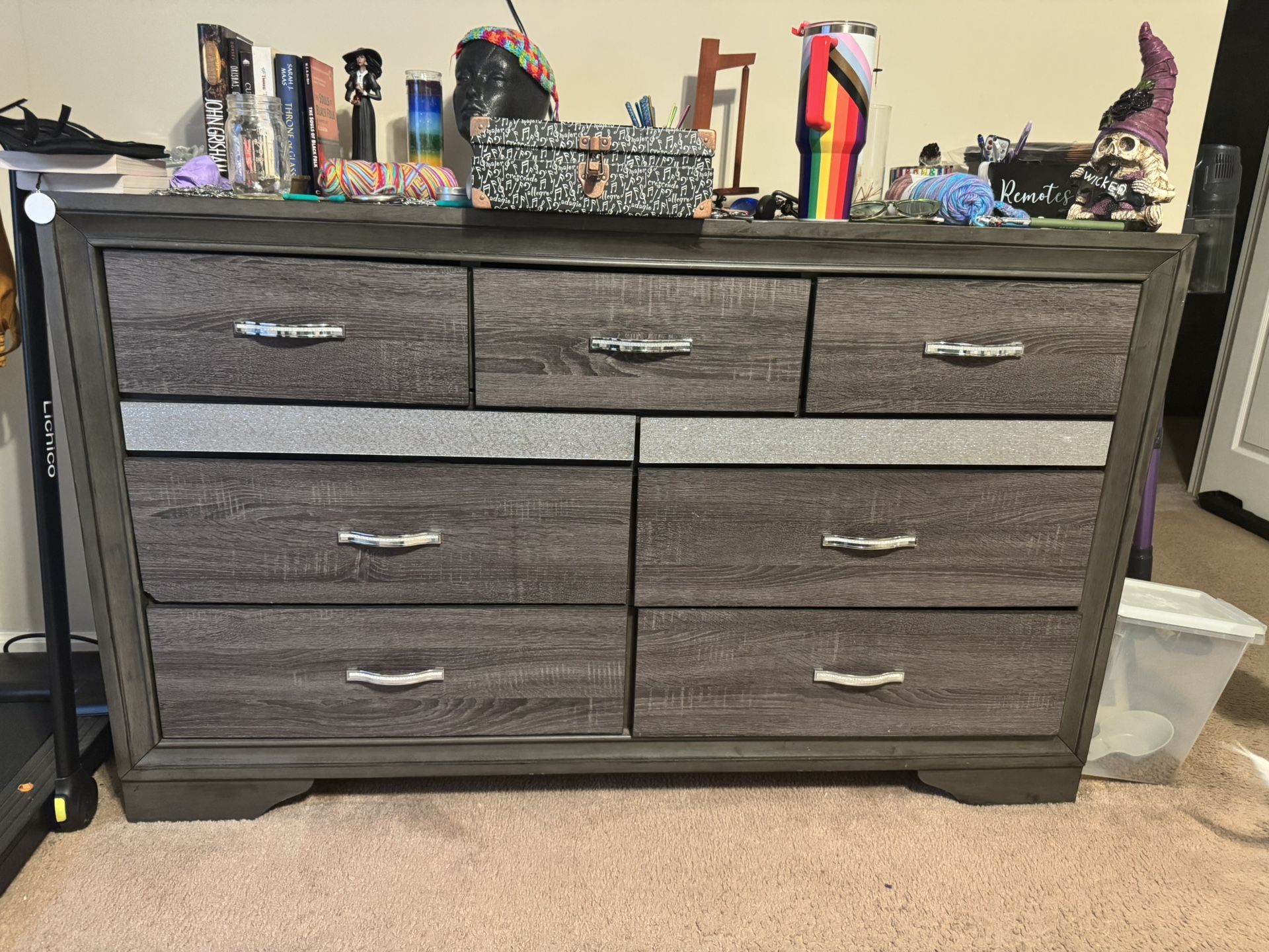 Dresser