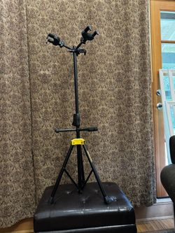 Hercules Professional Multi-Guitar Stand (Holds 3 Guitars)