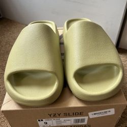 Adidas Yeezy Slide Resin Size 9 Mens (2022) FZ5904  Brand New!DS 100% Authentic