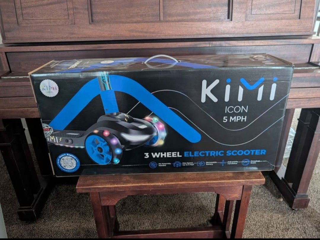 NEW in Box** Kids 3 Wheeled Electric Light up Scooter (110 lb limit, 2-9 years old) Kimi Icon
