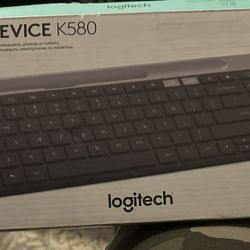 Logitech K580  Slim Wireless Keyboard Multi Device
