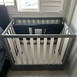 Compact Mini Crib