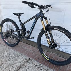 2023 Santa Cruz Hightower Size Medium 