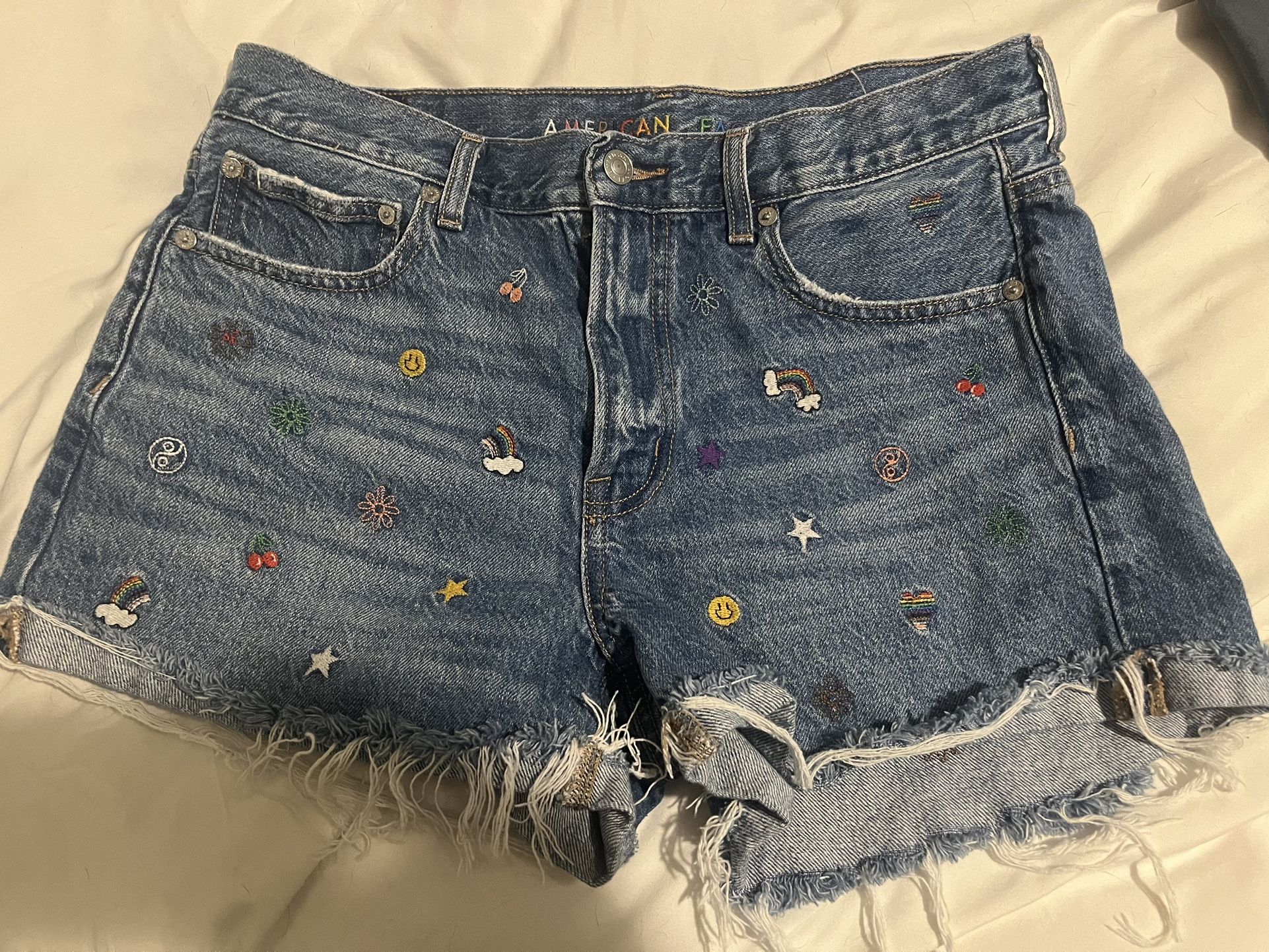 American Eagle Emoji Embroidered 90’s Boyfriend Shorts