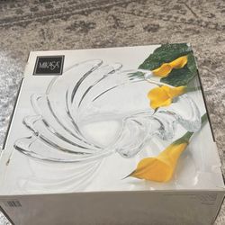 Mikasa Swing Swirl Wave Console Centerpiece Bowl. Brand new