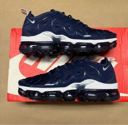 Nike Air Vapormax Plus Midnight Navy Men’s size 9.5 running shoes NDS!