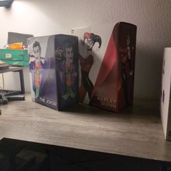 Joker And Harley Quinn DC Icons Statues 
