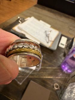 Tri color spinner rings