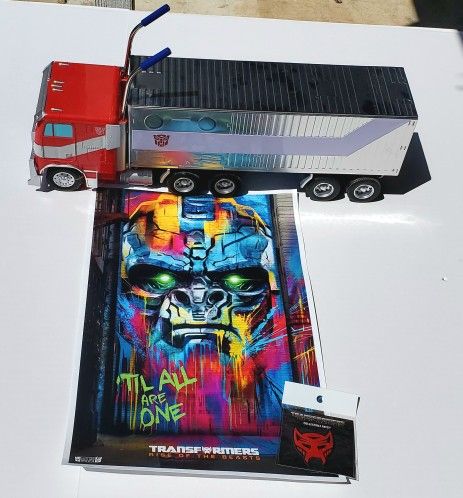 Optimus Prime ROTB popcorn & drink truck