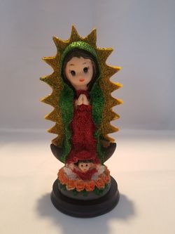 Virgen de Guadalupe statue