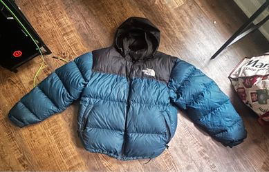 THE NORTH FACE • JACKETS