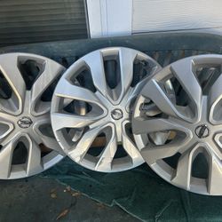 Nissan Rogue HubCaps