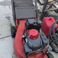 Commercial Toro Lawn Mower With Honda Motor Clutch On Blade The Newer Style Brand New Bag On Catcher Carburetor Been Service Complete