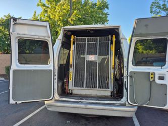 Used Maxon Hydraulic Mobility lift (Top of the line)