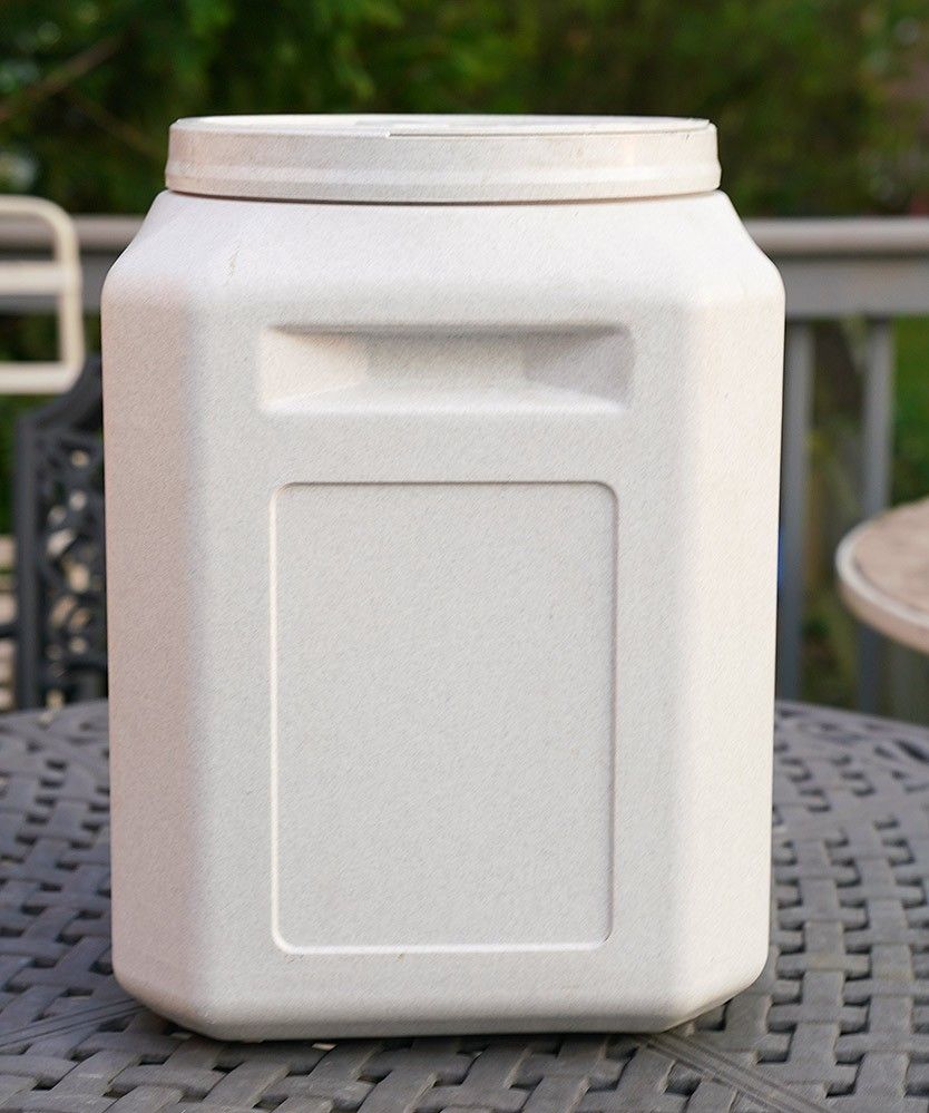 Dogs food container.